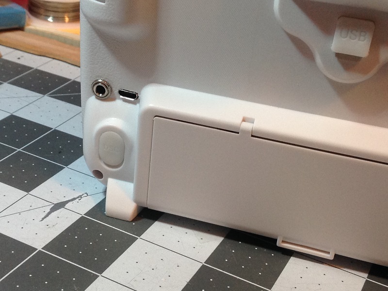 devo_12e_voice_usb_hp_jacks_sm.jpg